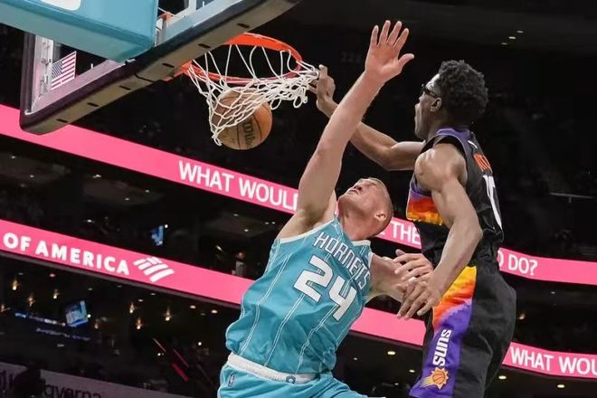 了网球在青 了网球在青